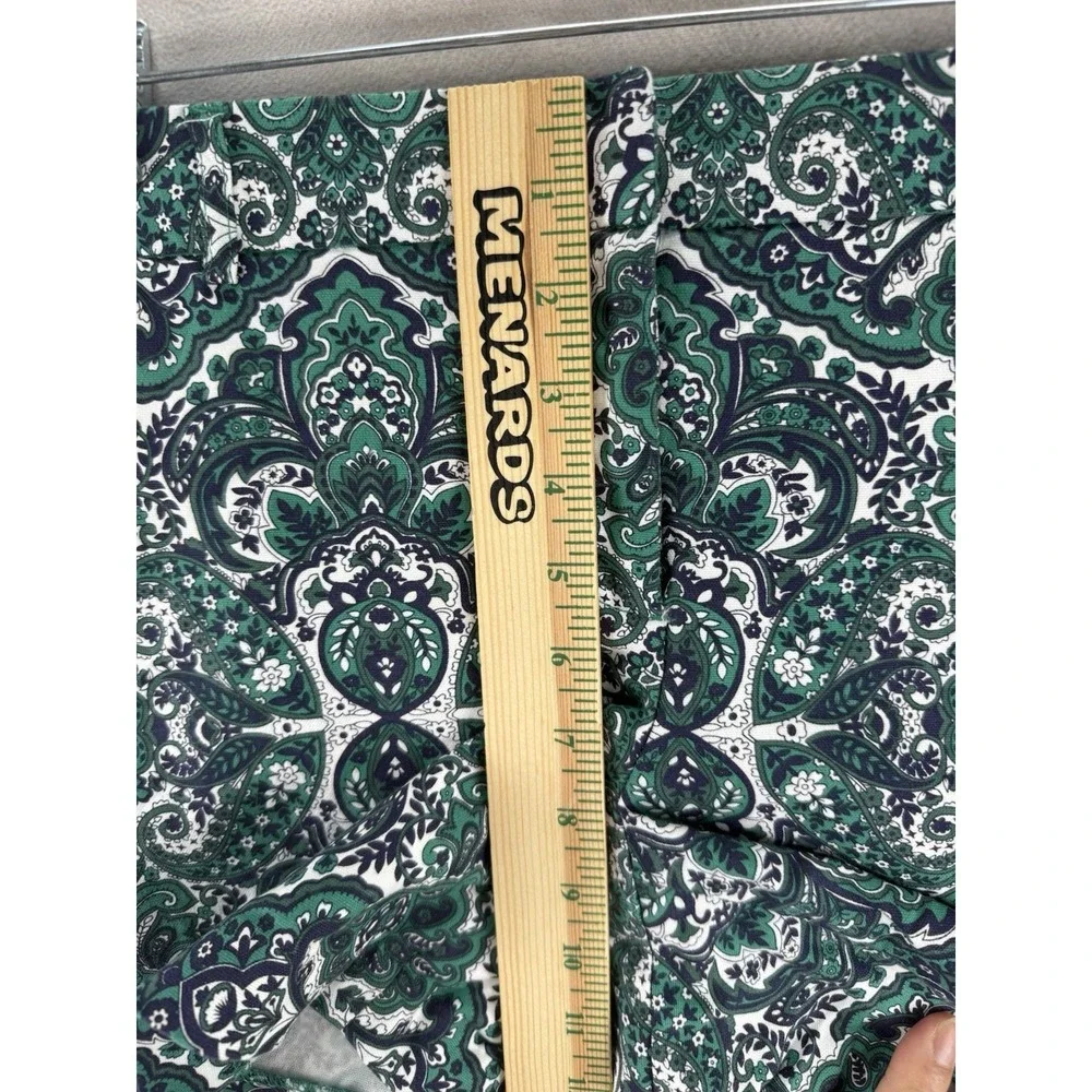 Dalia Women's Sz 12 (US Large) All‎ Over Green Floral & Paisley Print Shorts